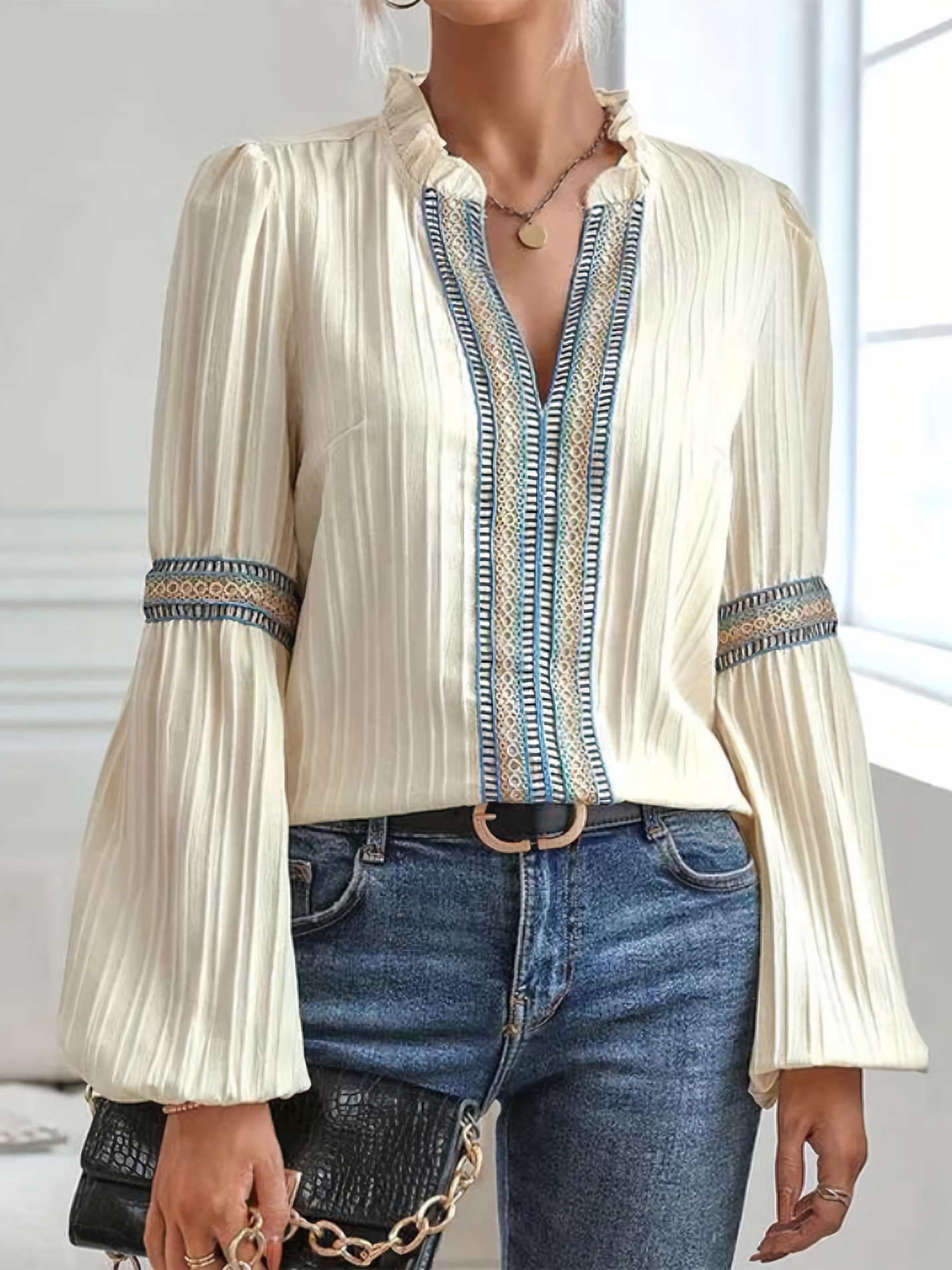 Renata – Atemberaubende Bluse mit V-Ausschnitt 4