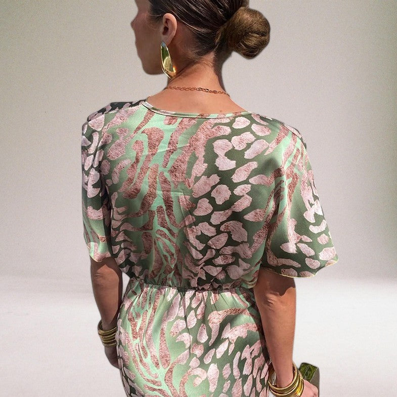 Damen Kleid mit Print | Feminines Design und Fließende Form | Eleganter Tages- und Abendlook