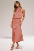 Damen Abendkleid | Neckholder Maxikleid Stil | Fließende Silhouette | Stilvoller Auftritt