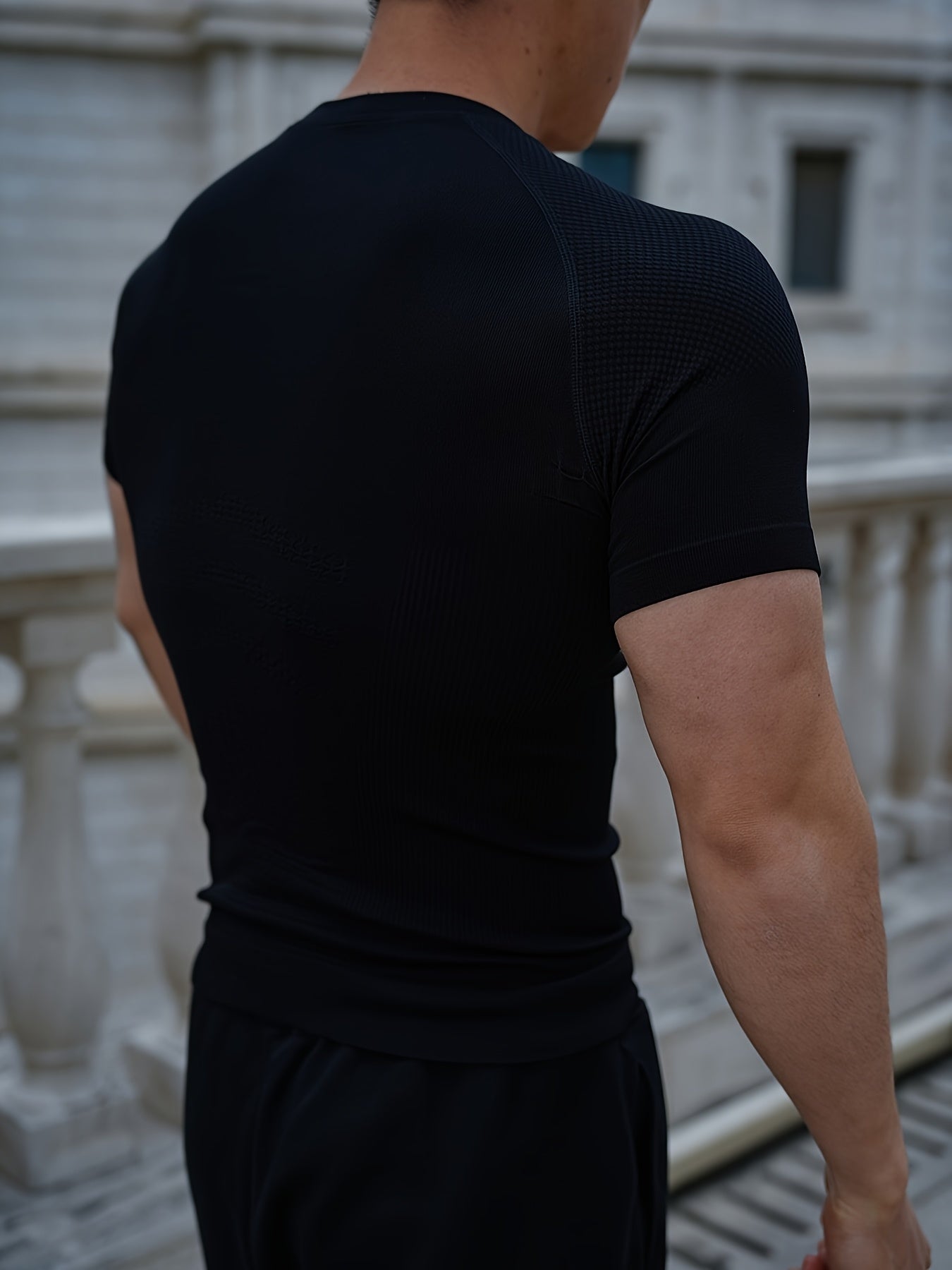 T-shirt de fitness homme | T-shirt à manches courtes près du corps | Silhouette définie | Look moderne de vêtements de sport