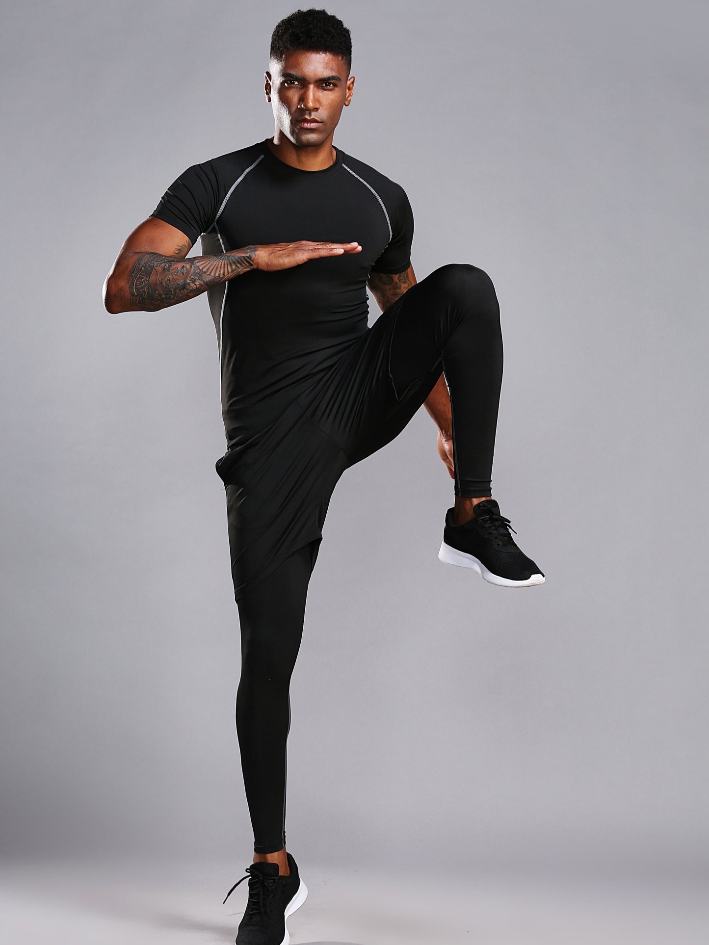 Adrian | Męska sportowa koszulka o dopasowanym kroju