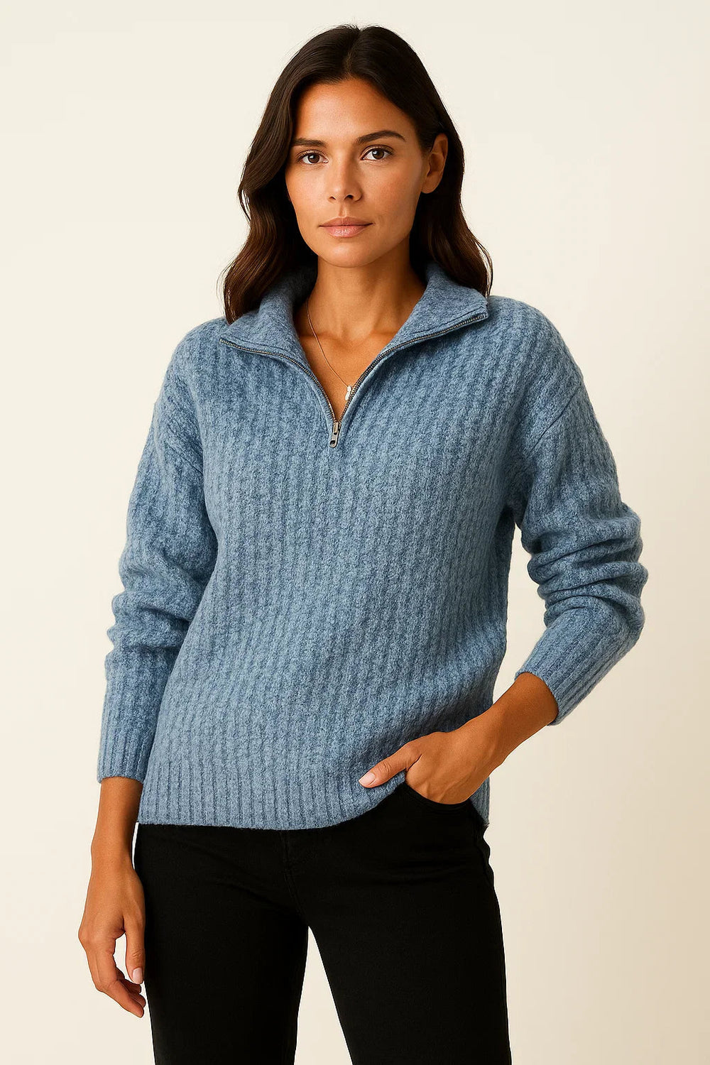 Gerippter Strickpullover mit hohem Kragen und Reißverschluss 